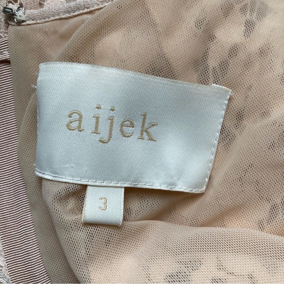 Aijek Short Sleeve Scalloped Hem Blush Floral Lace Blouse size 3 - Picture 5 of 6